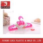 PLASTIC  CLOTH HANGER